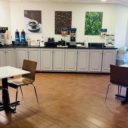 Clarion Pointe Albemarle Ξενοδοχείο Εξωτερικό φωτογραφία
