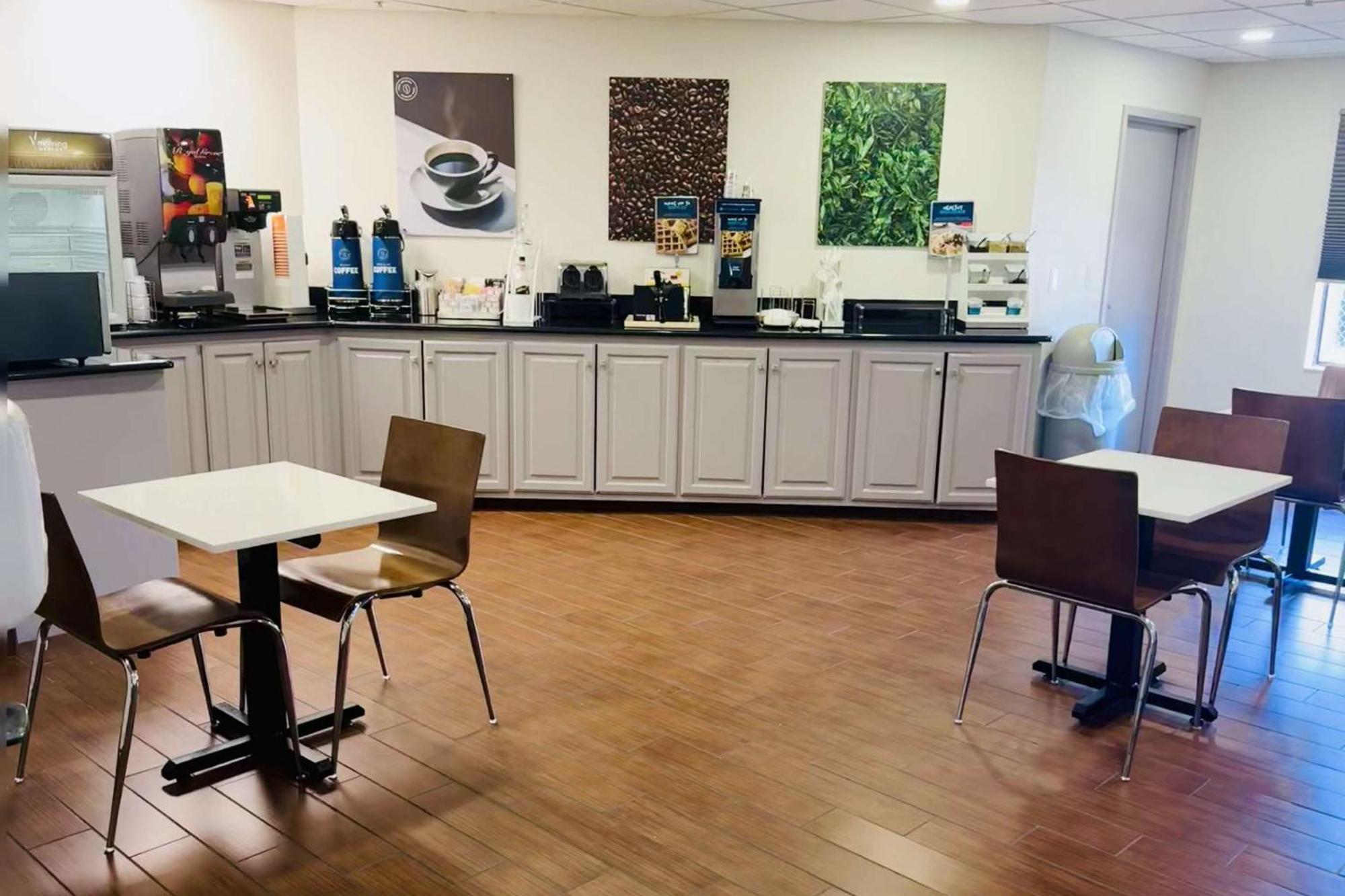 Clarion Pointe Albemarle Ξενοδοχείο Εξωτερικό φωτογραφία