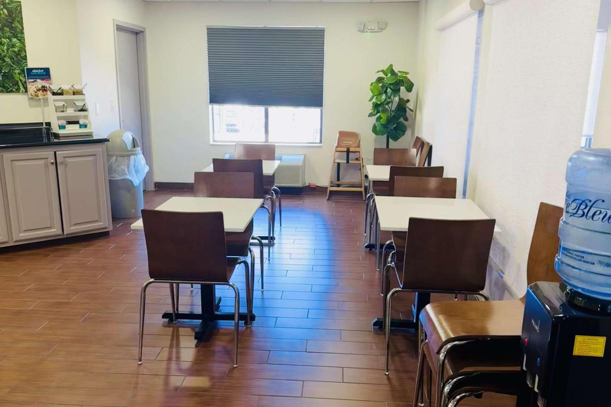 Clarion Pointe Albemarle Ξενοδοχείο Εξωτερικό φωτογραφία