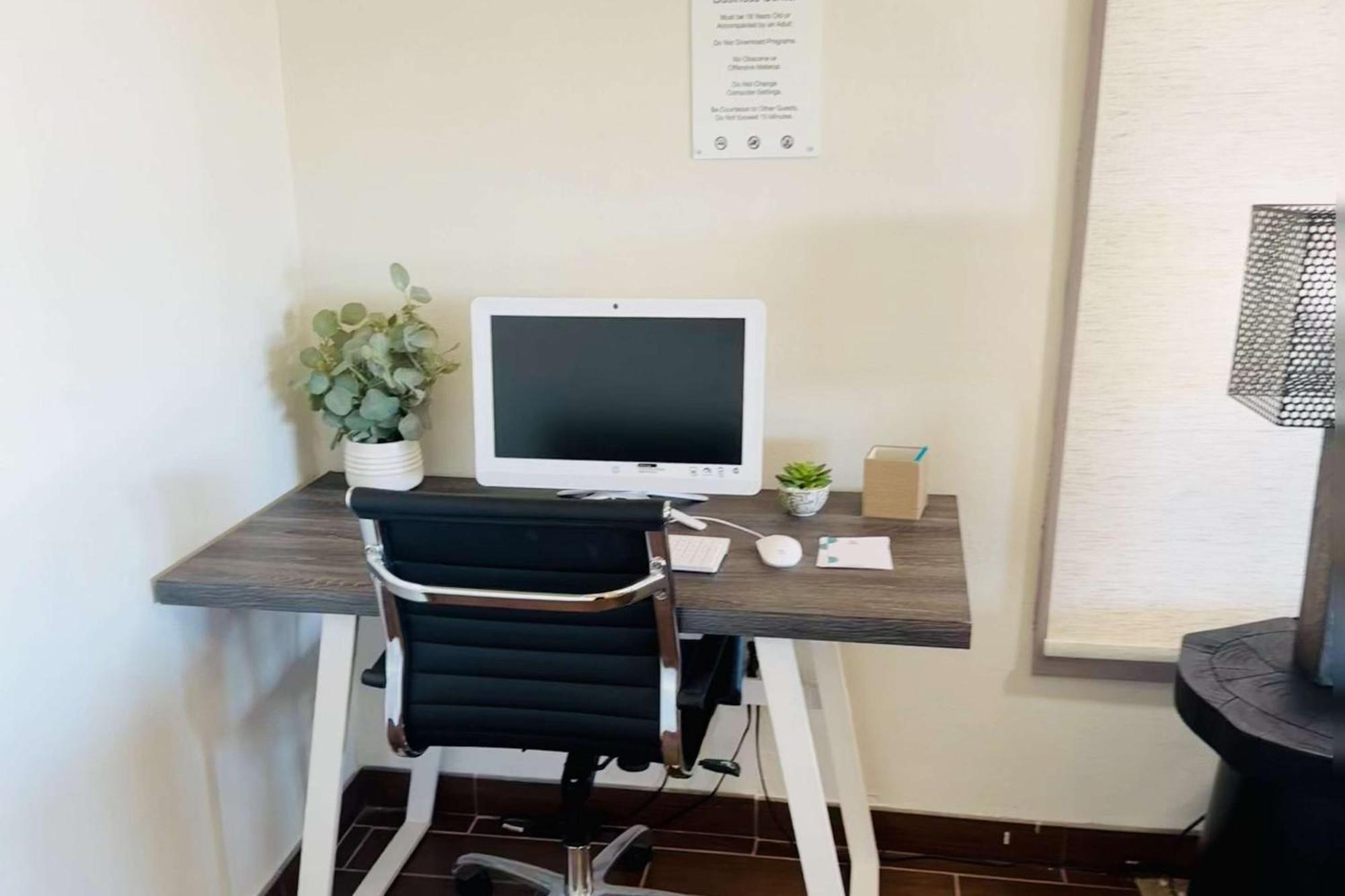 Clarion Pointe Albemarle Ξενοδοχείο Εξωτερικό φωτογραφία
