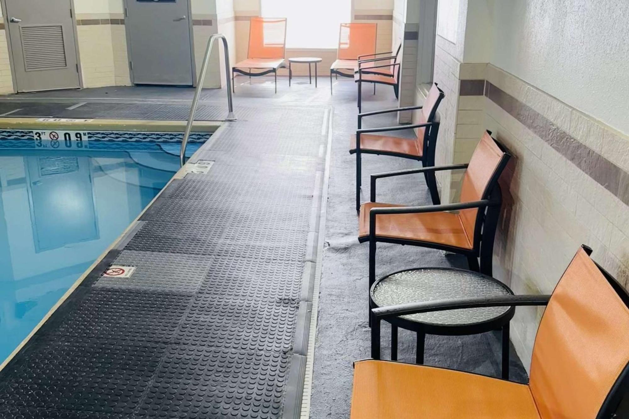 Clarion Pointe Albemarle Ξενοδοχείο Εξωτερικό φωτογραφία