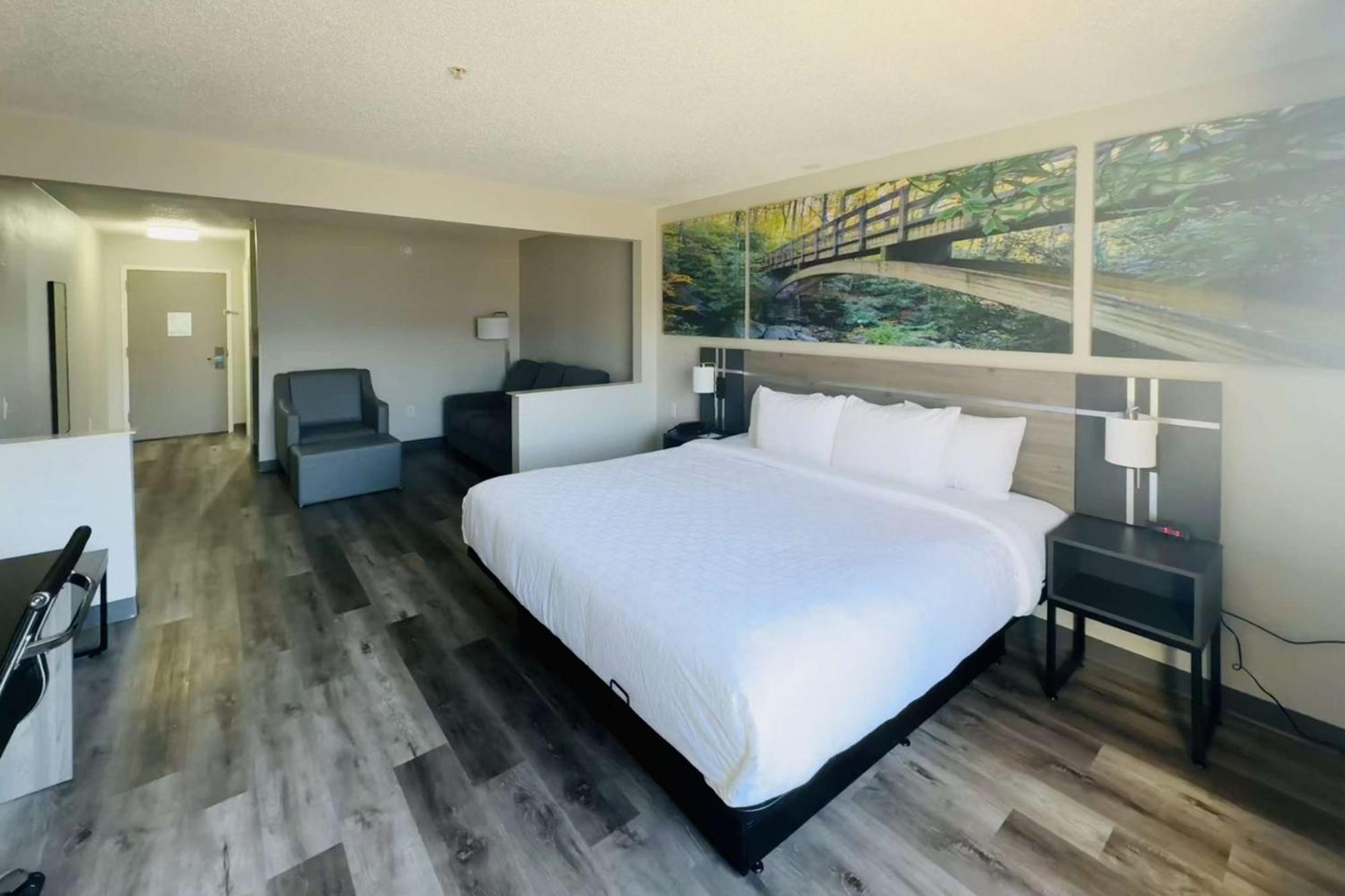 Clarion Pointe Albemarle Ξενοδοχείο Εξωτερικό φωτογραφία