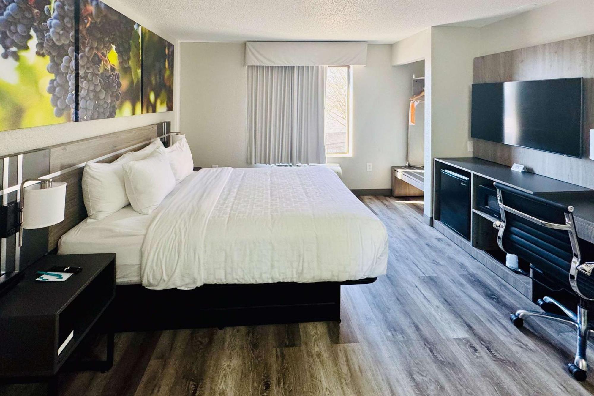 Clarion Pointe Albemarle Ξενοδοχείο Εξωτερικό φωτογραφία