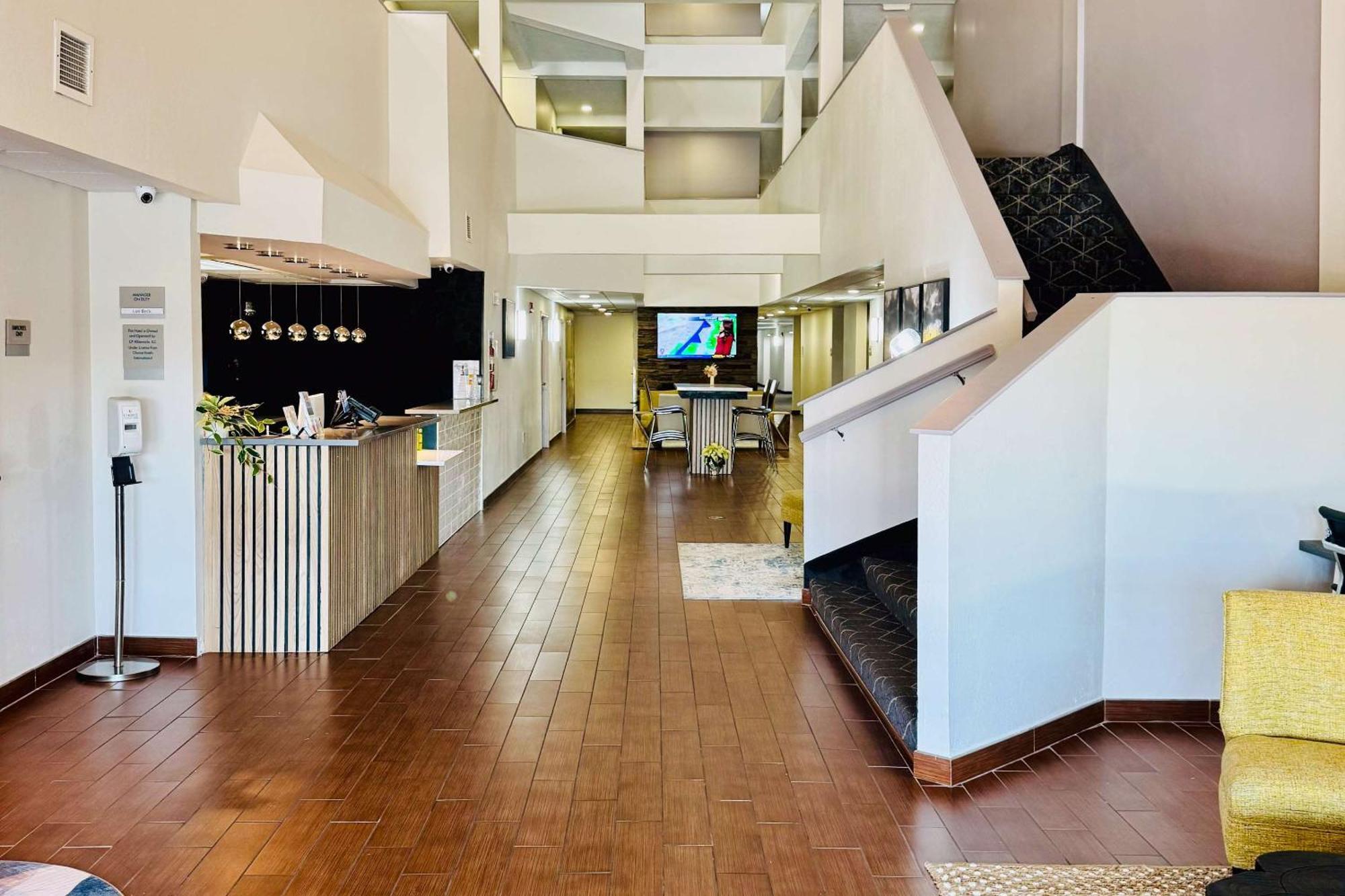 Clarion Pointe Albemarle Ξενοδοχείο Εξωτερικό φωτογραφία