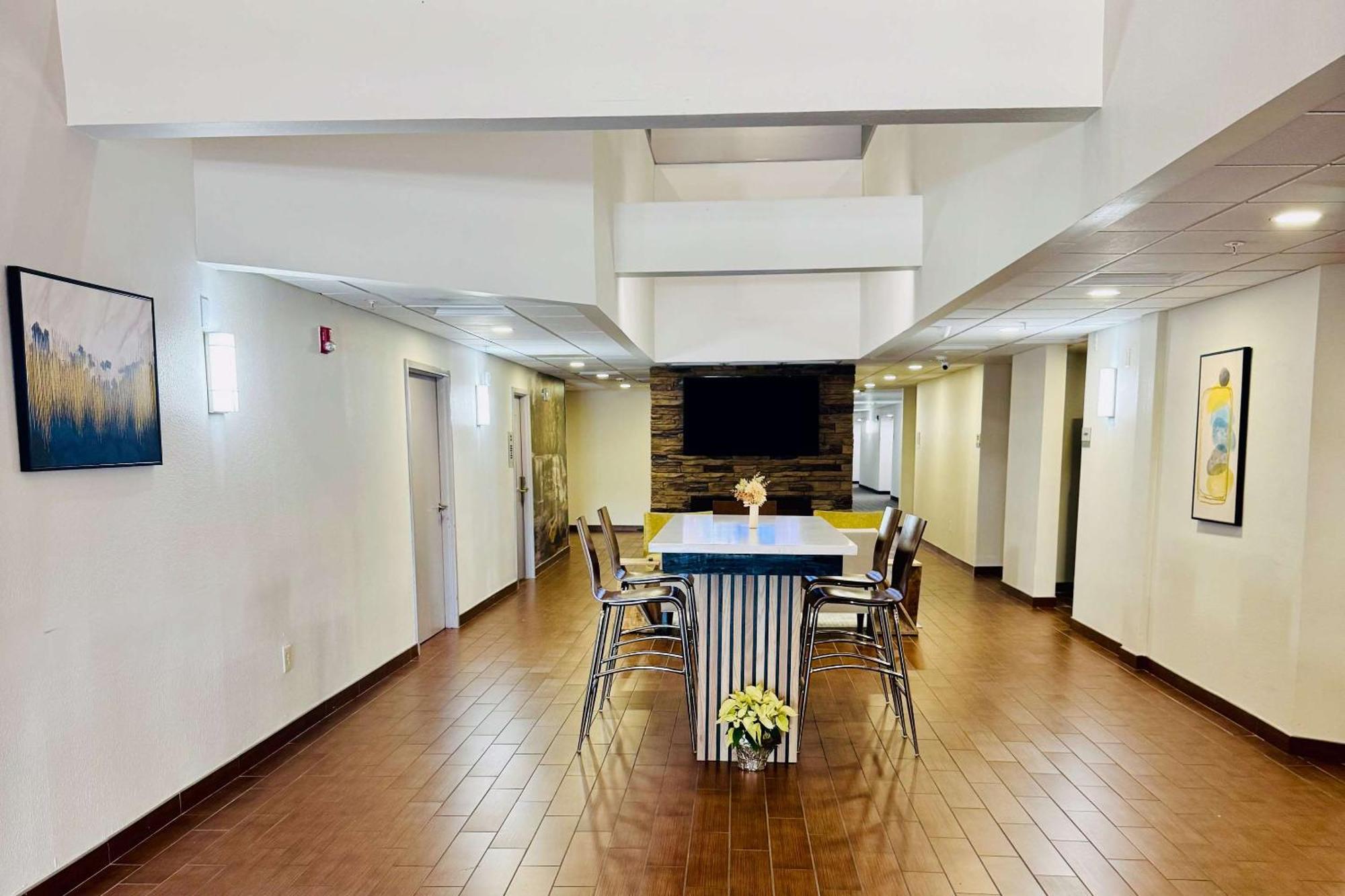 Clarion Pointe Albemarle Ξενοδοχείο Εξωτερικό φωτογραφία