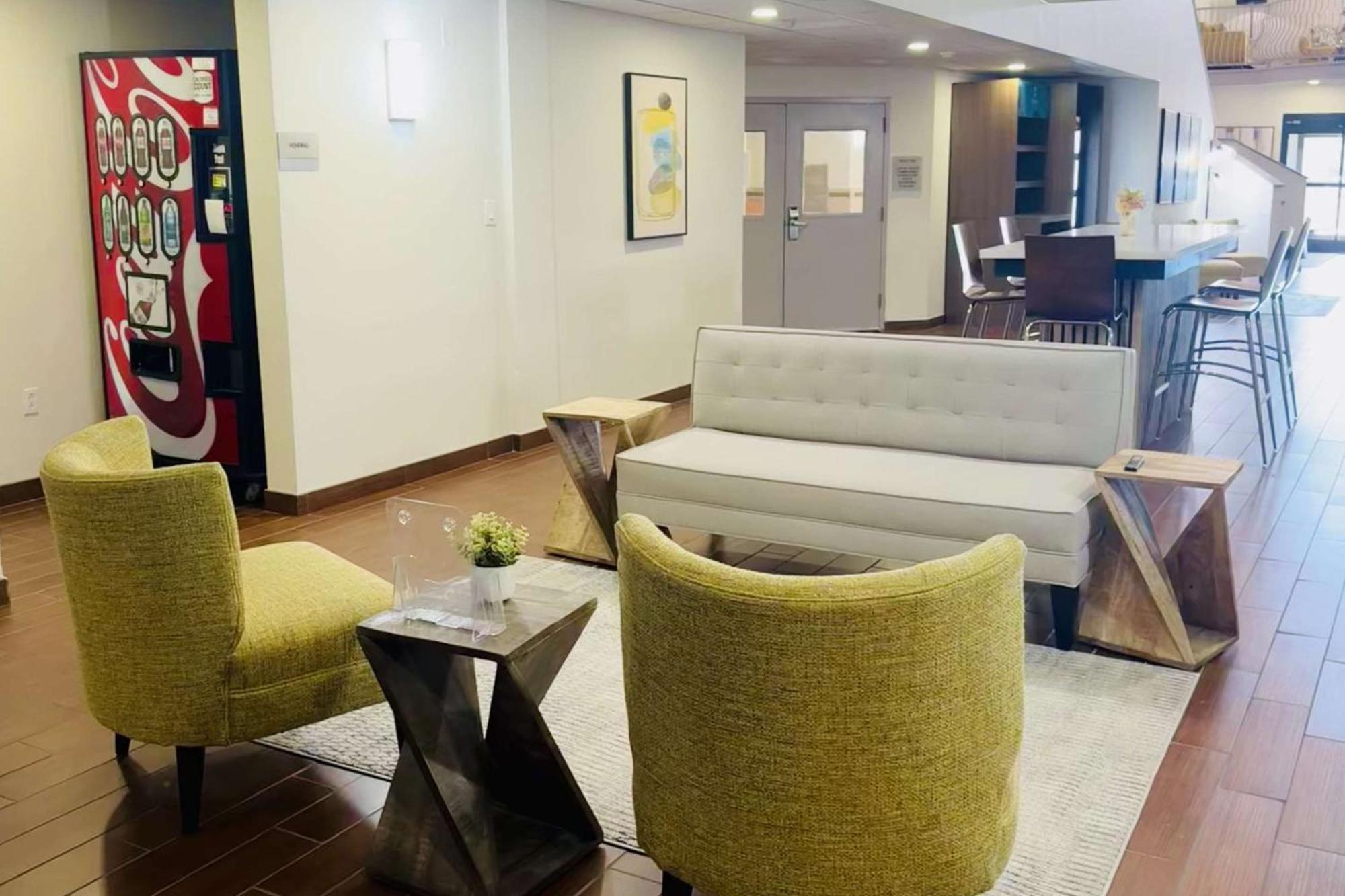 Clarion Pointe Albemarle Ξενοδοχείο Εξωτερικό φωτογραφία