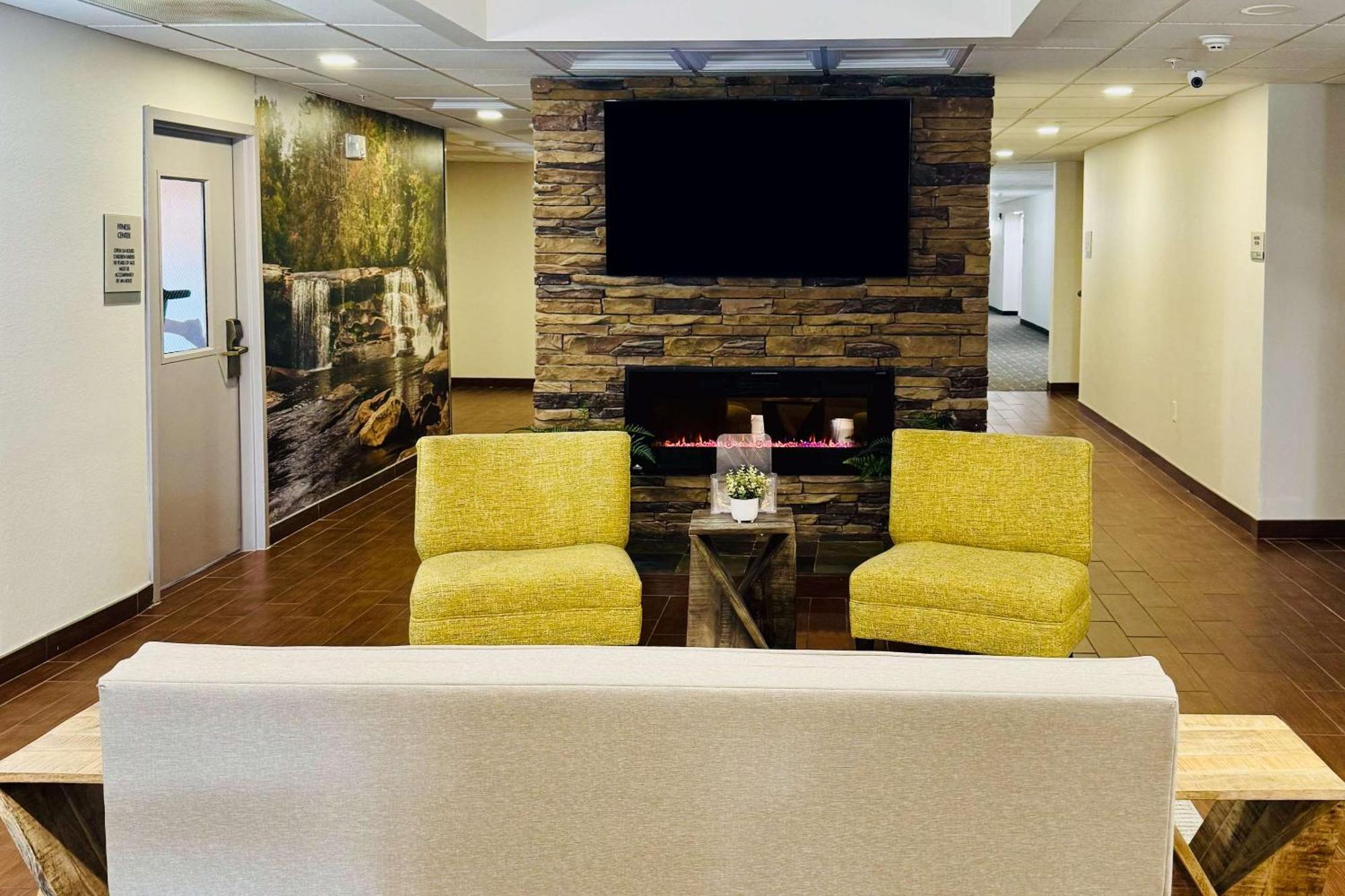 Clarion Pointe Albemarle Ξενοδοχείο Εξωτερικό φωτογραφία