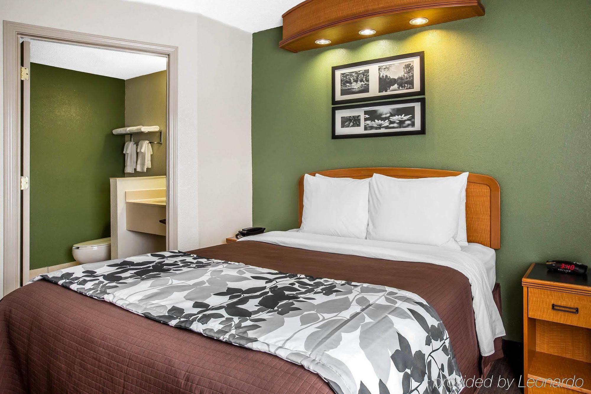 Clarion Pointe Albemarle Ξενοδοχείο Εξωτερικό φωτογραφία
