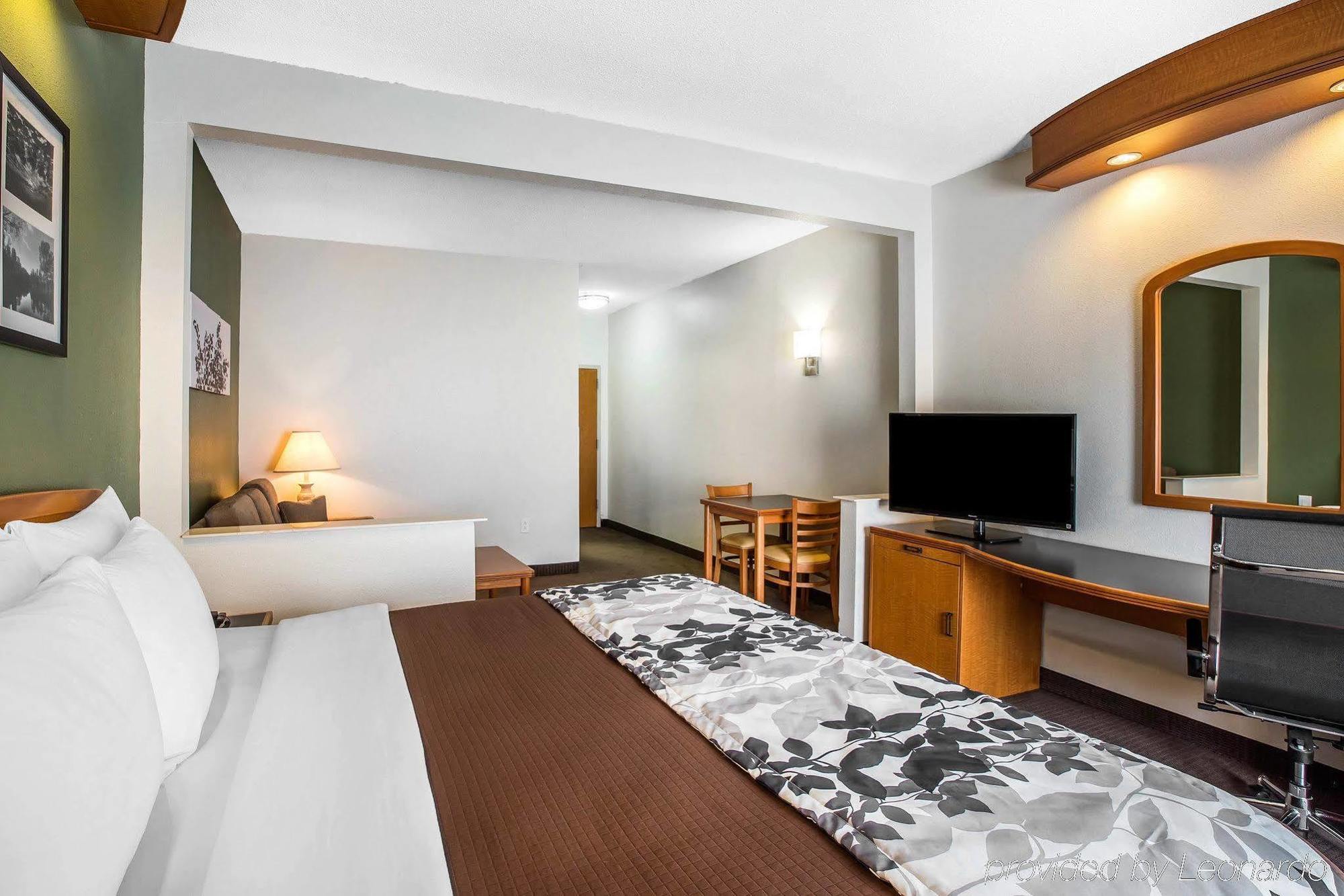 Clarion Pointe Albemarle Ξενοδοχείο Εξωτερικό φωτογραφία