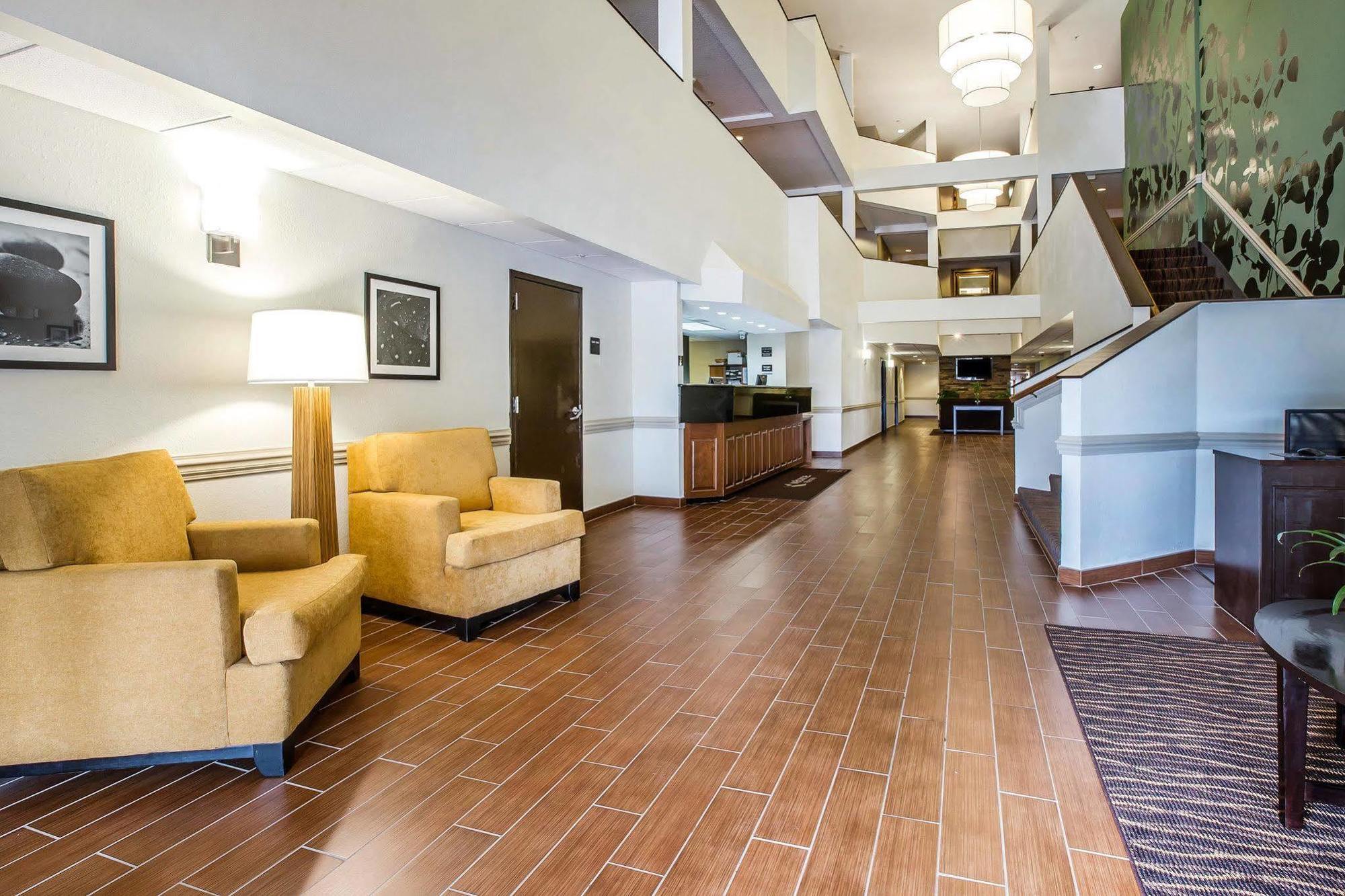 Clarion Pointe Albemarle Ξενοδοχείο Εξωτερικό φωτογραφία