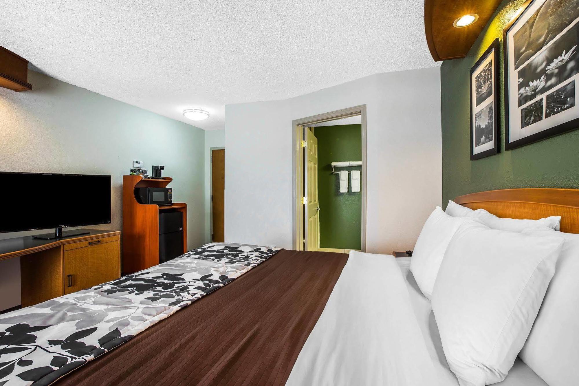 Clarion Pointe Albemarle Ξενοδοχείο Εξωτερικό φωτογραφία